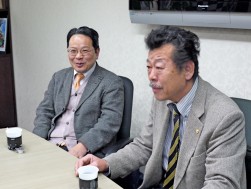 記念ＡＡに荒井商事の荒井寿一会長とＪＵ愛知の加藤勝義副会長が来場（ベイオーク社長室にて）
