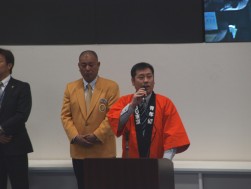 開会時、活発な取引を呼びかける沓澤青年部会長