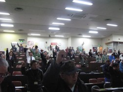 場内揃って気勢をあげる。これも同JUのイベント時にはお馴染み。