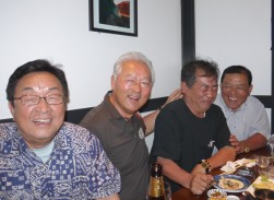 招待者（参加者）は酒席で親睦を深めた（左からJU広島二村理事長・ＪＵ北見原田理事長・ＪＵ愛知樋田理事長・ＪＵ鹿児島北薗理事長）
