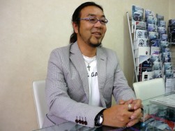 抱負を語るゼネラルマネージャー兼チーフデザイナーの戸田晴伸氏