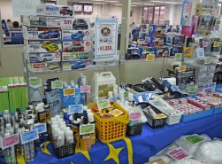会場２Ｆで販売されたスバルグッズ