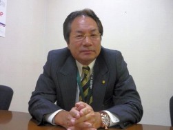 犬飼惠士小売振興委員長