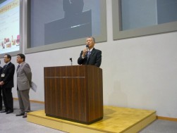 祝辞を述べるJUCの喜多社長