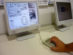 助手席からの撮影でナビやシート色なども確認できるようになった