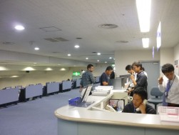商談カウンター周辺が明るく