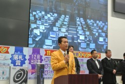挨拶を行う黒田流通委員ＯＢ会会長