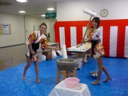 昨年の餅つき大会の模様