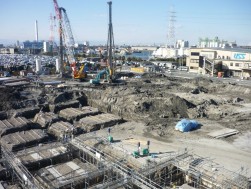 着々と工事が進む建設現場