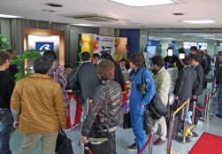 会場の想定限度額を超える夢を掴んだ会員が歓声を上げていた