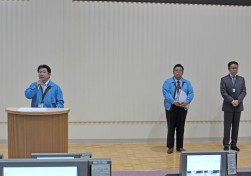 ＬＡＡ関西「８周年記念」で検査重視の運営方針を述べる辻豊事業本部長