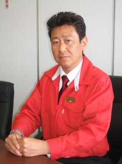 抱負を語る松本豊一会場長