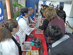 今回も好評だった現金掴み取りイベント