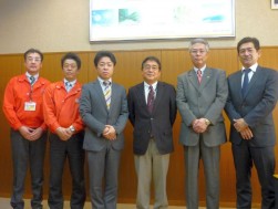 左から３人が新法人取締役（小野氏・髙木氏・熊崎氏）とＪＵ岐阜役員（高屋理事長、高田流通委員長、相宮流通副委員長）