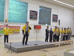 挨拶に立ち、謝辞を述べる菅原大道青年部部会長