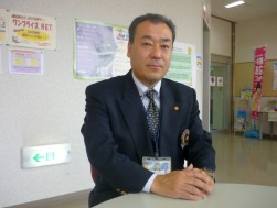 抱負を語る小野田流通委員長