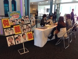 似顔絵コーナーはカップルに大人気