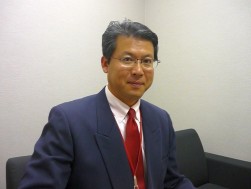 抱負を語る大塚会場長