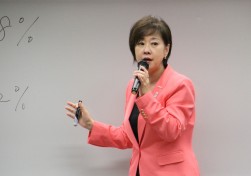 今回のセミナー講師は山尾百合子さん