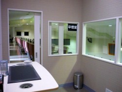 ３階に新しく設置された卒煙室（喫煙所）