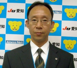 抱負を語る尾崎輝彦局長
