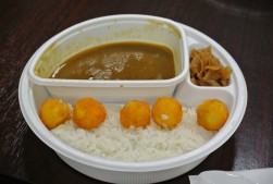 「カレーハウスＣｏＣｏ壱番屋」のうずらの卵カレー