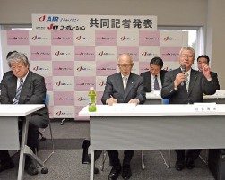 合同記者会見で「整備業者にとって大きな武器になる」と語るＪＵコーポレーション喜多俊夫社長