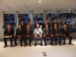 見学会の最期に全員で記念撮影