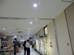 館内の証明をＬＥＤに取替えて会場全体が明るくなった