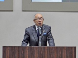 来賓代表で祝辞を述べるＪＵ中販連澤田稔会長