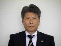 早朝挨拶を始め、組織改革、システム入替を推進する山口理事長