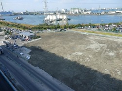 旧会場跡地に新守衛棟を建設　12月末の完成に向けて着工された