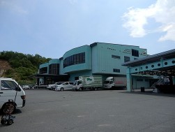 現在の岡山会場（新会場はさらにアクセスしやすい場所に移転）