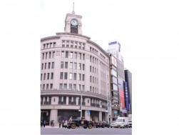 銀座を走るクラシックカー