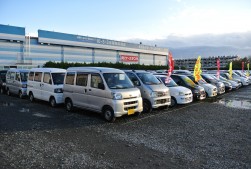 出品車には他メーカーの車も