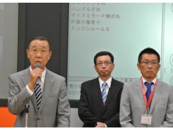 挨拶に立つＪＵ岩手・高橋理事長（左）と菅原青年部部会長（右）、（中央はＣＡＡ三宅取締役）