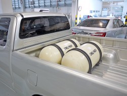 タイではガソリン車を燃料が安い天然ガス車に改造するユーザーも多い