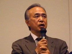 祝辞を述べるアイオーク渡邉壽人社長