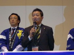 献血を依頼する有田錠児指導環境委員長