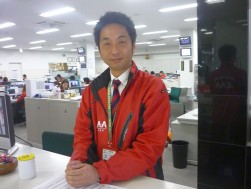 「１月は毎週１台以上出品で自転車もプレゼントしますので、割戻しと両方で得してください」と抱負を語る太田チームリーダー