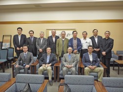 成田国際空港での結団式