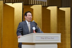 自民党中古車議員連盟額賀福志郎会長の挨拶