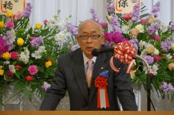 祝辞を述べるＪＵ中販連澤田稔会長