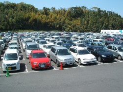 展示ヤードもほぼ満車状態