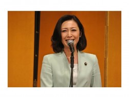 祝辞を述べる三原じゅん子参議院議員