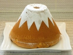 富士の形のスイーツ「ふじフォン」　６月１０日の創業記念AAの取引１台賞の賞品