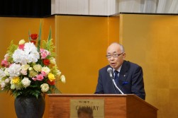 ＪＵ静岡平成２６年度通常総会／挨拶に立つ澤田稔会長