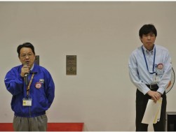 開催の挨拶に立つ荒井会長（左）と山口支店長（右）