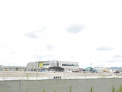 ８月２３日のグランドオープンに向け、着々と工事が進む新会場