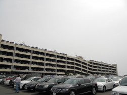 新館とともに、ＨＡＡ神戸の発展を支えた立体駐車場